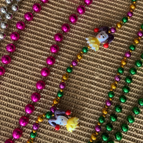 Official Mardi Gras Beads (5) - Picture 5 of 6